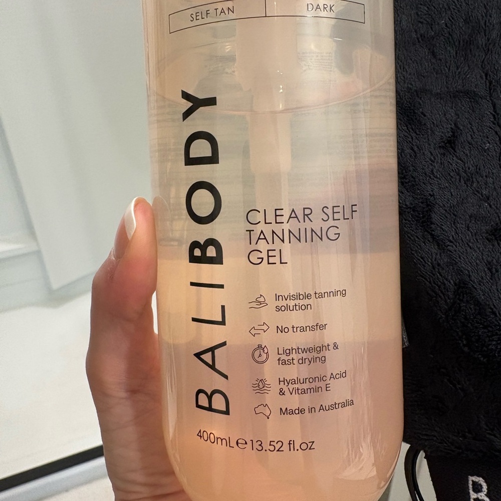 Clear Self Tanning Gel with Black Mitt - Picture 3 of 5